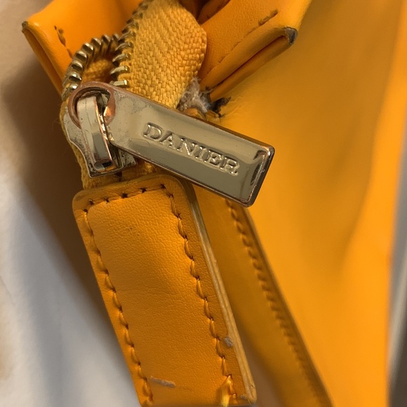 Beautiful Shoulder Bag - Picture 3 of 5